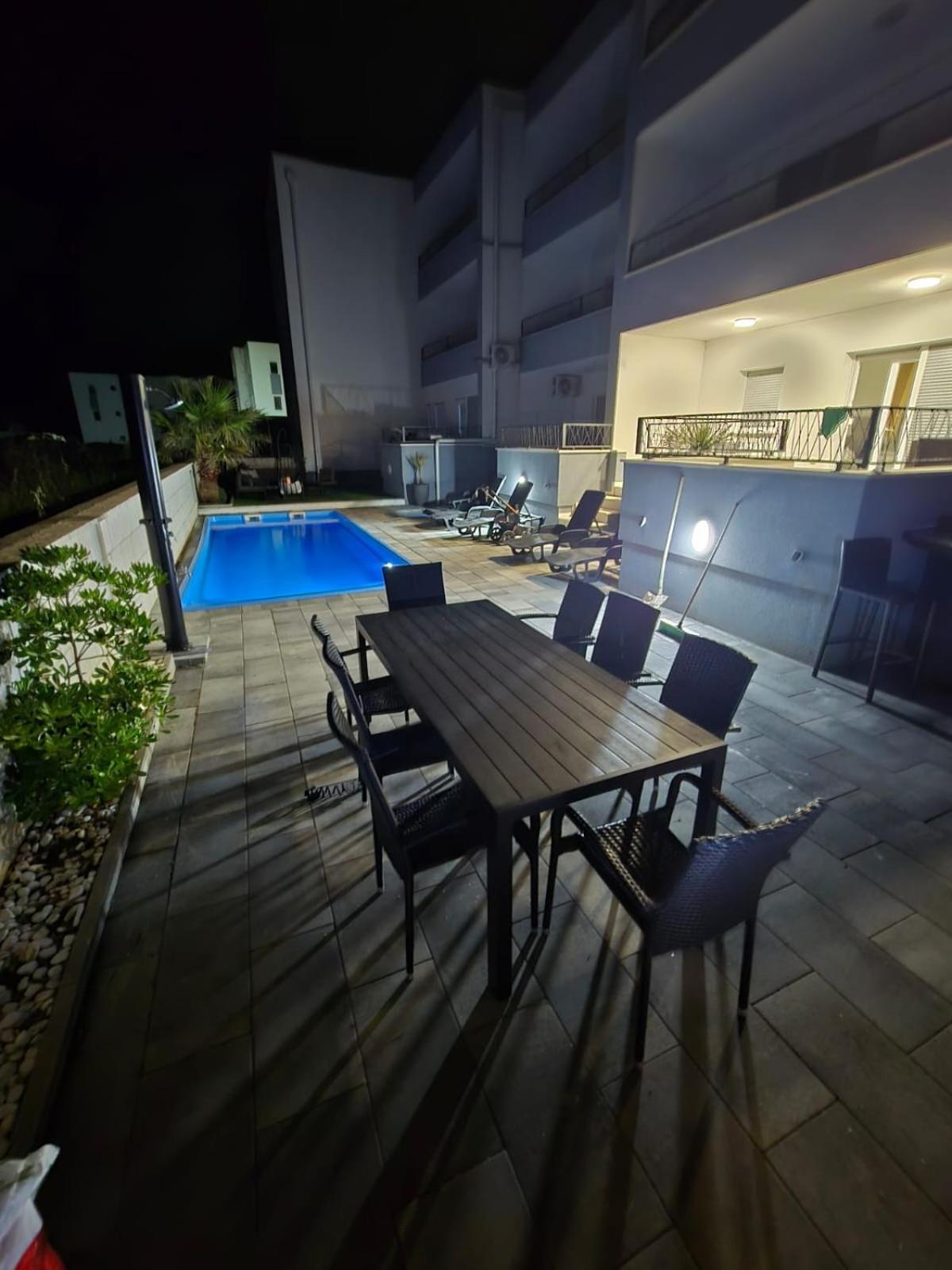 Apartmani Anastasia With Pool, Novalja Bagian luar foto