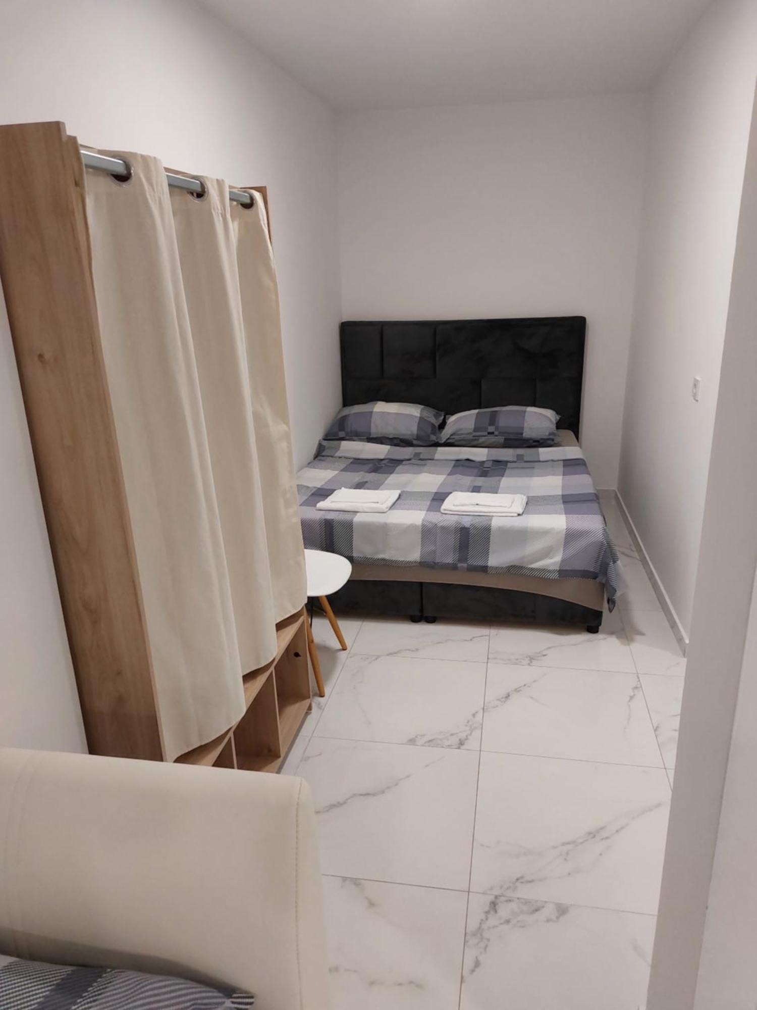 Apartmani Anastasia With Pool, Novalja Bagian luar foto
